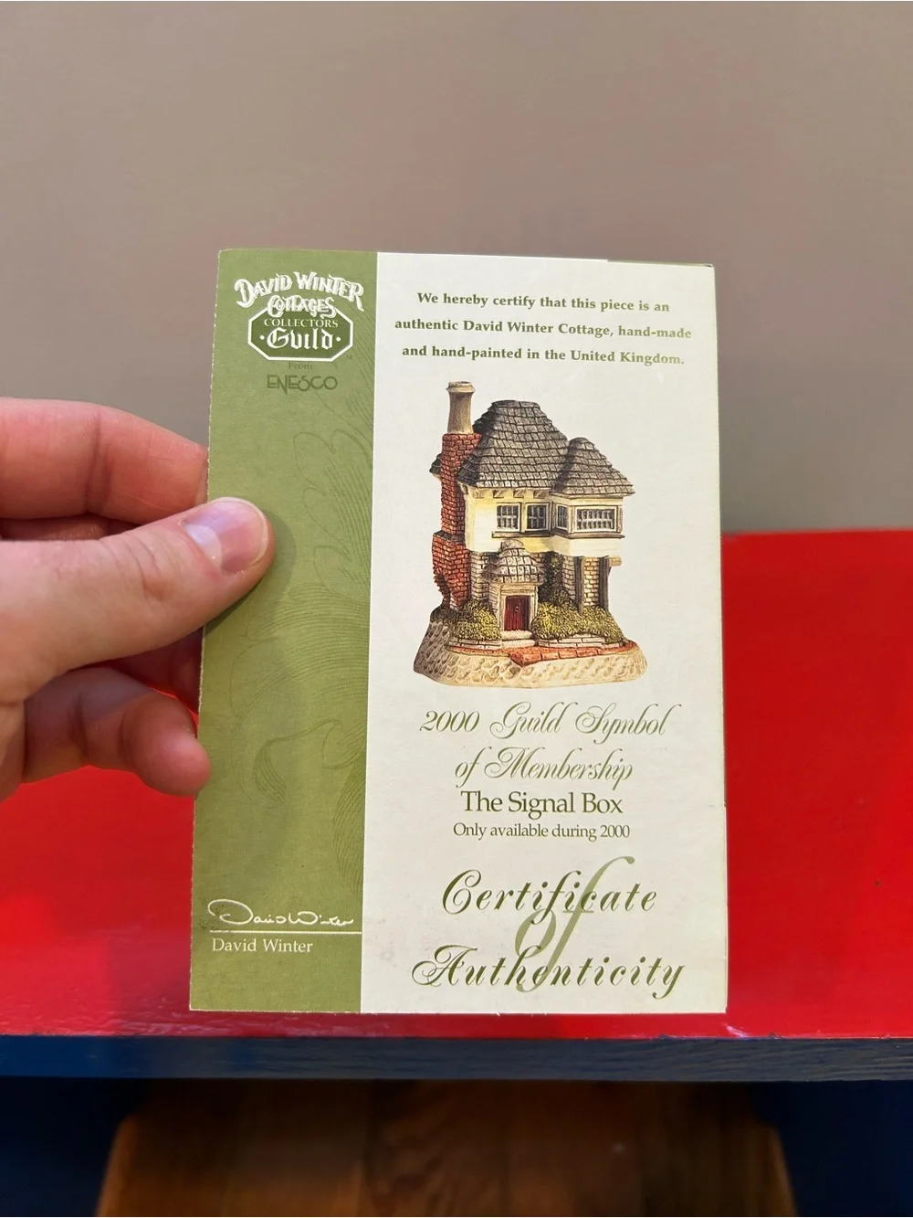 David Winter Cottages The Signal Box 2000 Guild Symbol of Membership D1071 Boxed